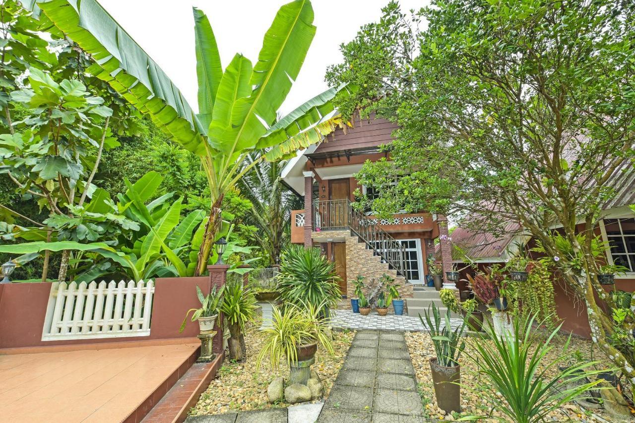 Oyo 90642 Twin Mutiara Chalet & Homestay Jeli Exterior foto